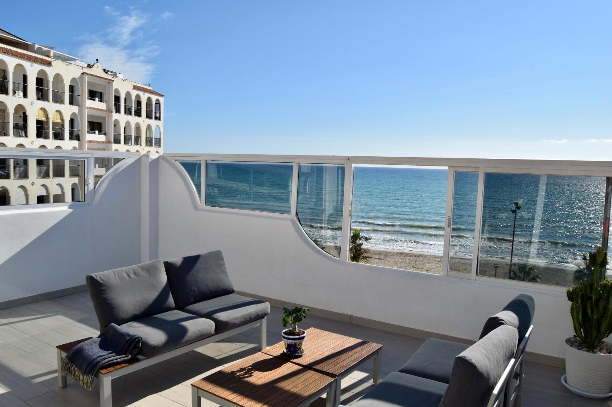 Beachfront Heaven - Carvajal Lejlighed